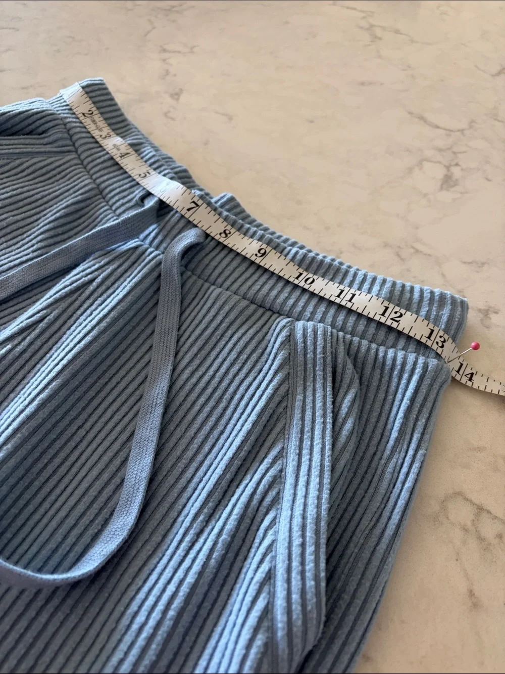 ALO Yoga Muse Sweatpants in light blue size XS